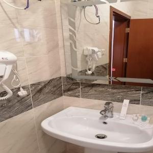 Iwan alandalusia hotel suites AlRehab 