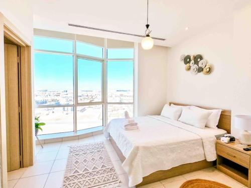 Chic/Elegant 4 Bedrooms… 