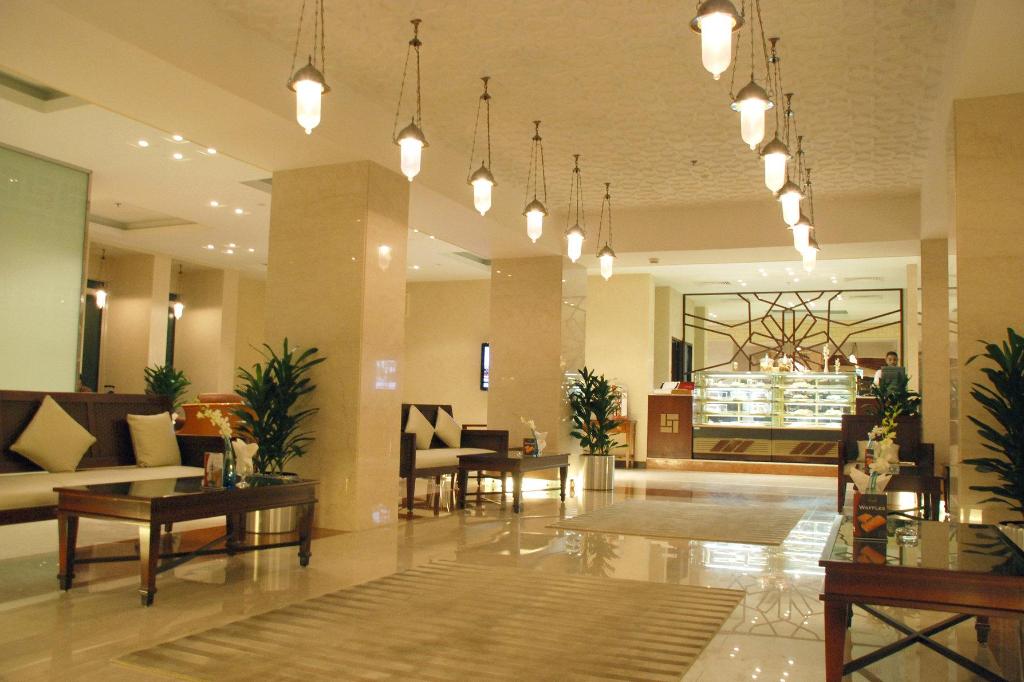 Crowne Plaza Jeddah - image 2
