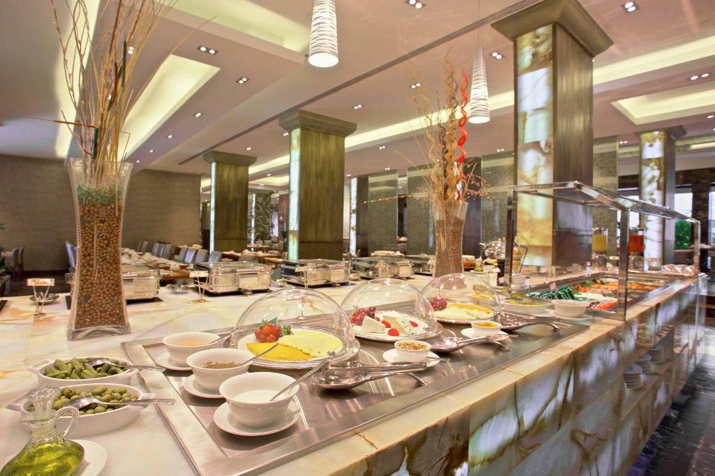 Crowne Plaza Jeddah - image 4