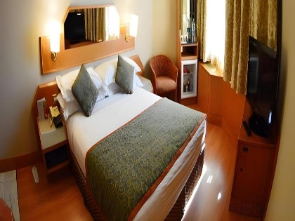Jeddah Grand Hotel - image 2