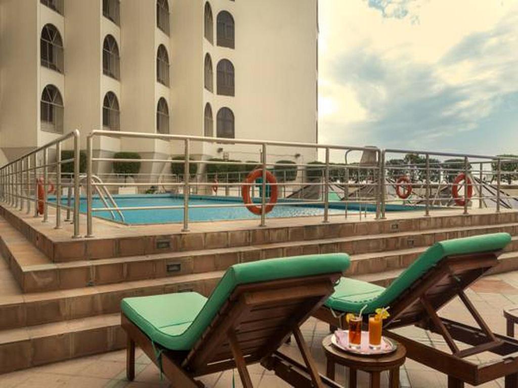 Jeddah Grand Hotel - image 7