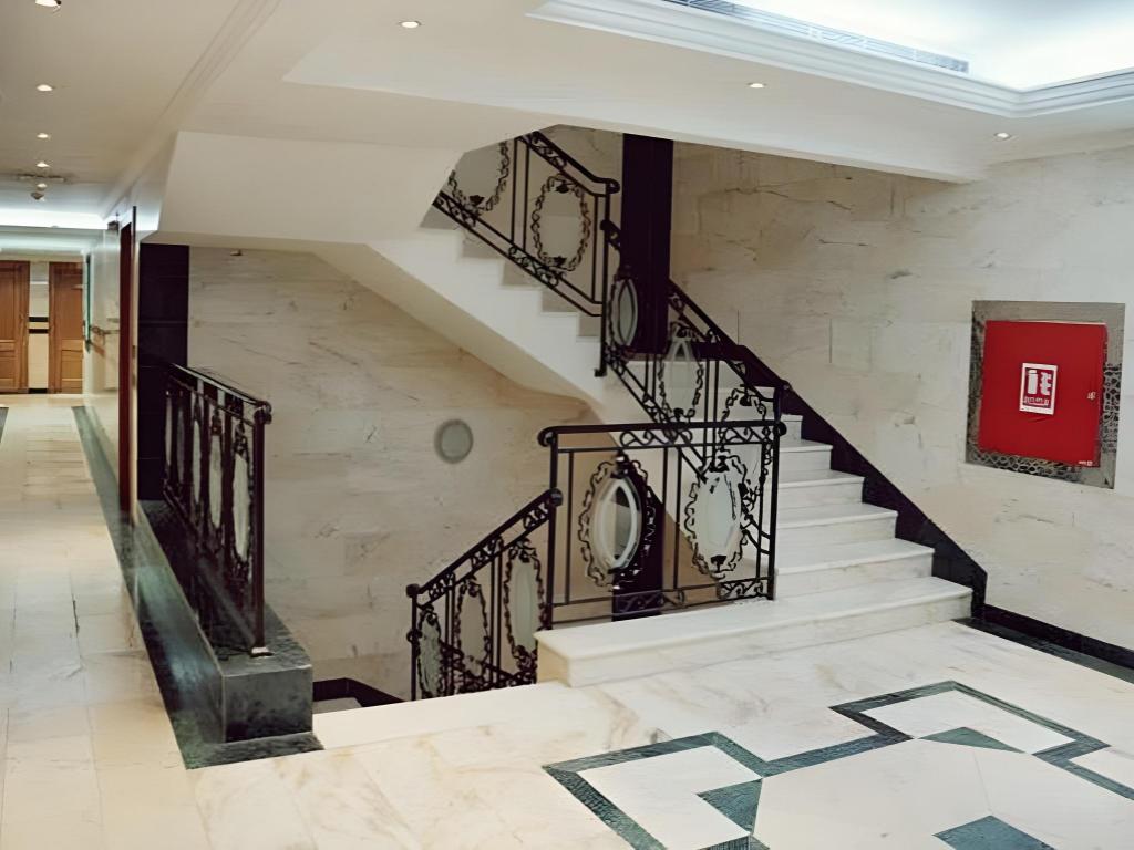 Safari Hotel Apartment - image 6