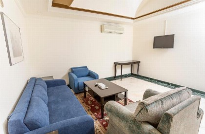 Delmon Hotel Suites - image 7