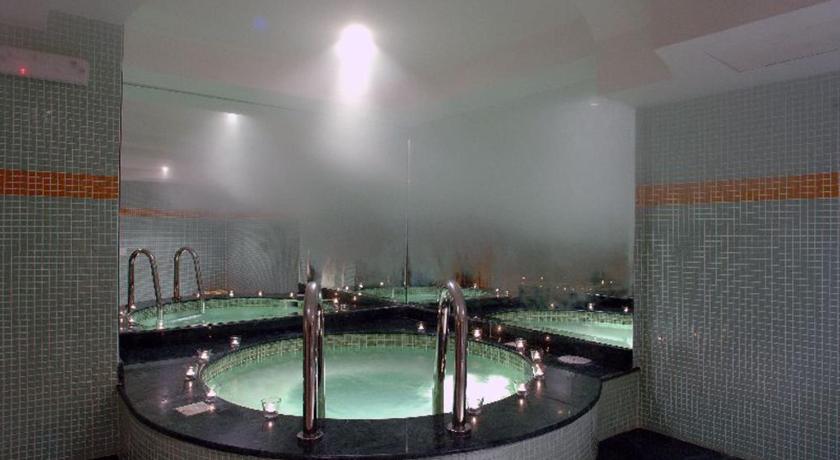 Movenpick Hotel Jeddah - image 7
