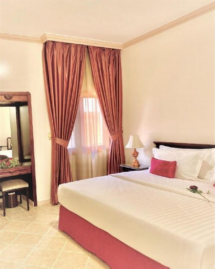 Rotana Hotel - image 15