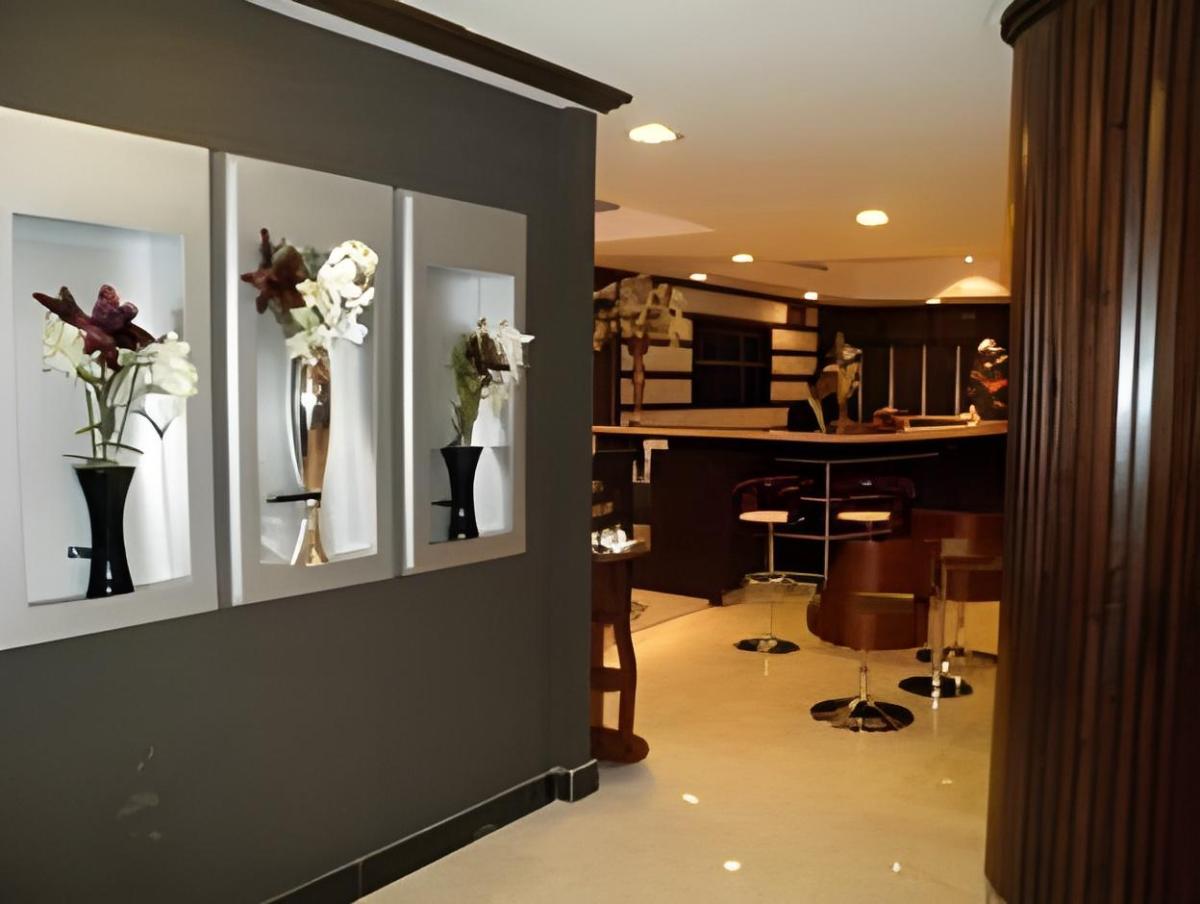 Orans Suites 4 - image 2