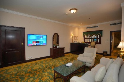 Habitat Hotel All Suites - image 15