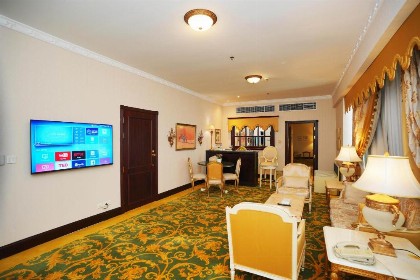 Habitat Hotel All Suites - image 8
