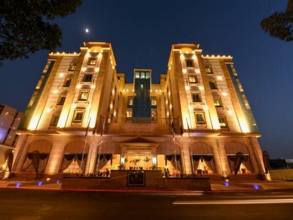 Grand Park Hotel - image 1