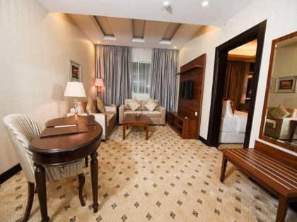 Grand Park Hotel - image 20