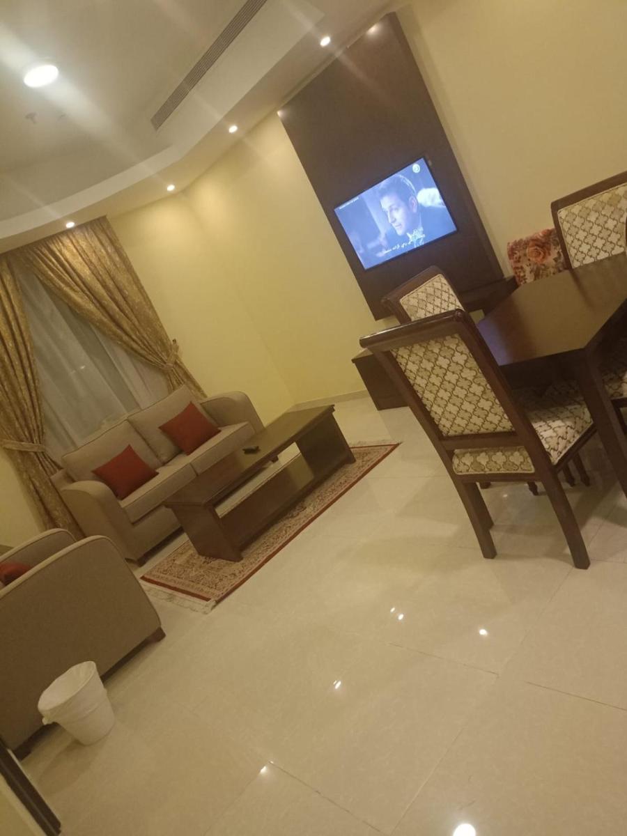 Rolana Furnished Apartments - image 2