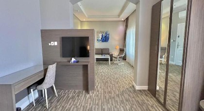 Loren Suites Corniche - image 18