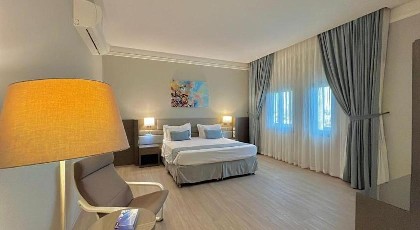 Loren Suites Corniche - image 19