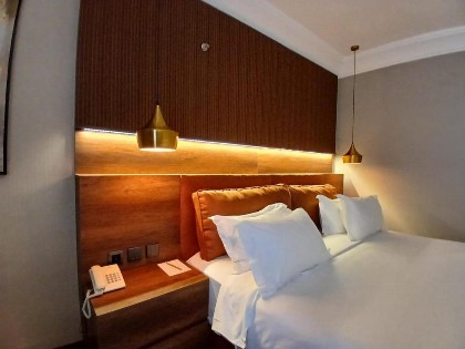 Crown Town Hotel - image 19