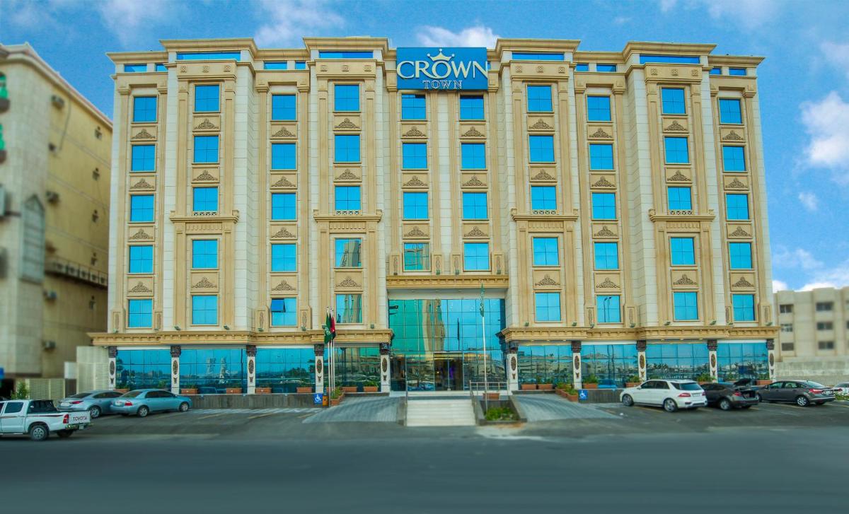Crown Town Hotel - image 2