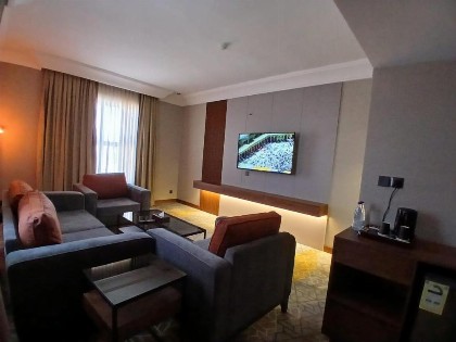Crown Town Hotel - image 20