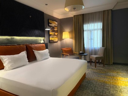 Crown Town Hotel - image 5