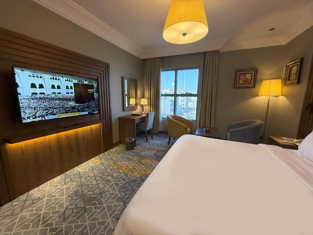 Crown Town Hotel - image 7