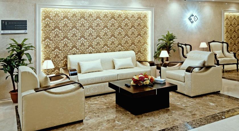 Oasis Rise Hotel Apartments - image 3