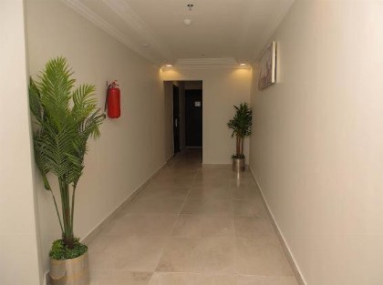 Al Raha Apartment Hotel - image 2