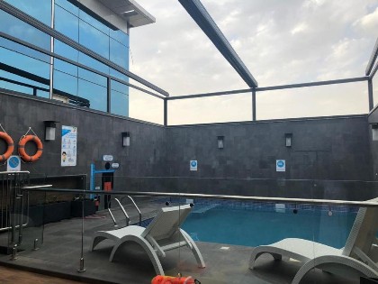 BRAM HOTEL & SUITES - image 4