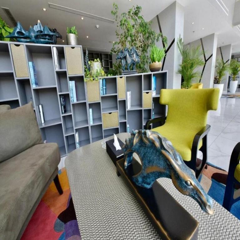 BRAM HOTEL & SUITES - image 6