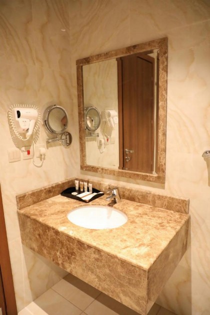 Diwan Residence Hotel- Alsalamah - image 15
