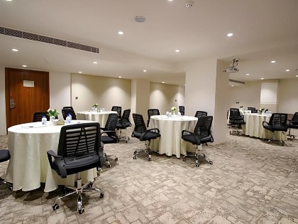 Diwan Residence Hotel - Alnaeem - image 13