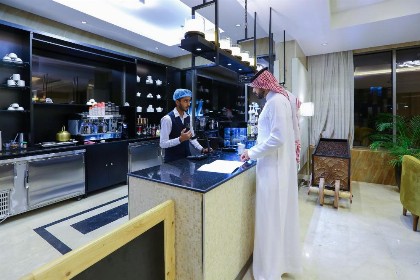 Lotaz Hotel Suites - Al Salamah - image 14
