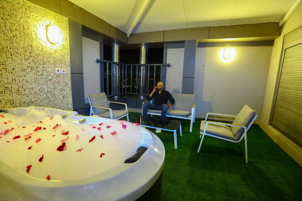 Lotaz Hotel Suites - Al Salamah - image 6