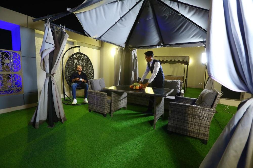 Lotaz Hotel Suites - Al Salamah - image 7