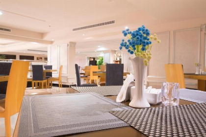 Lahoya Hotel - image 3