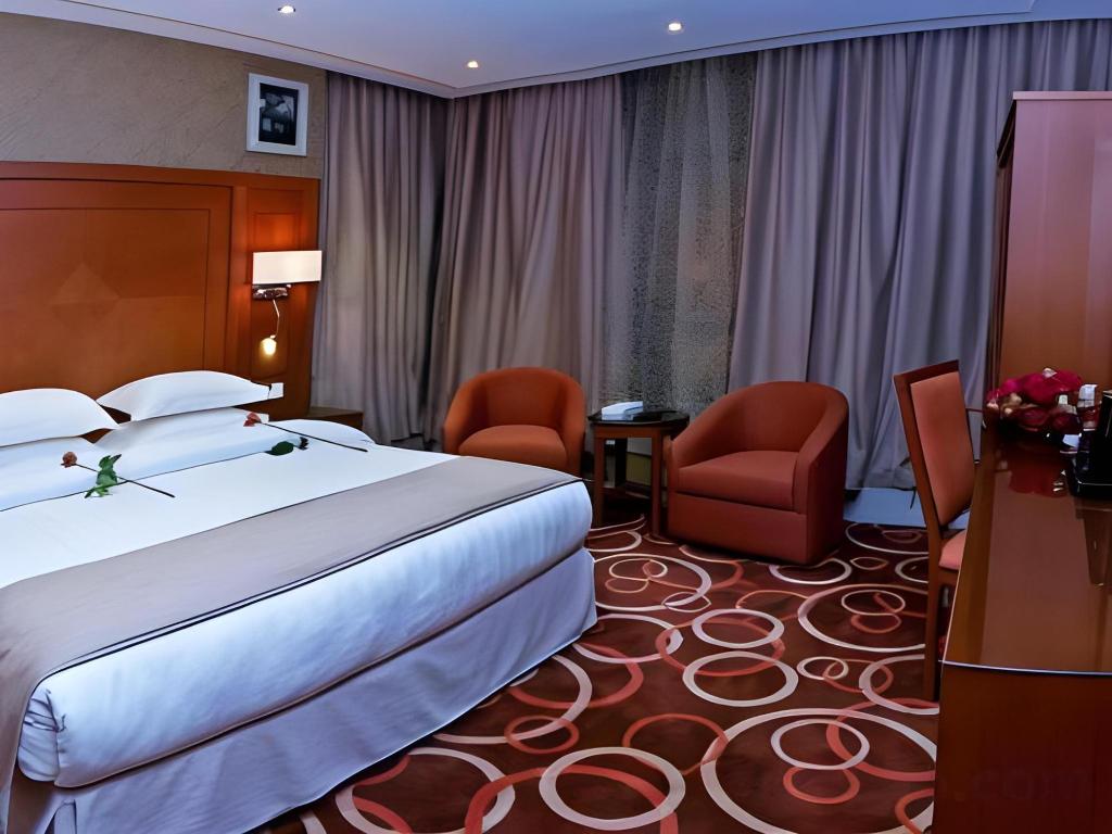 Ozone hotel - image 2