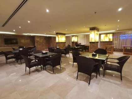 Ozone hotel - image 5