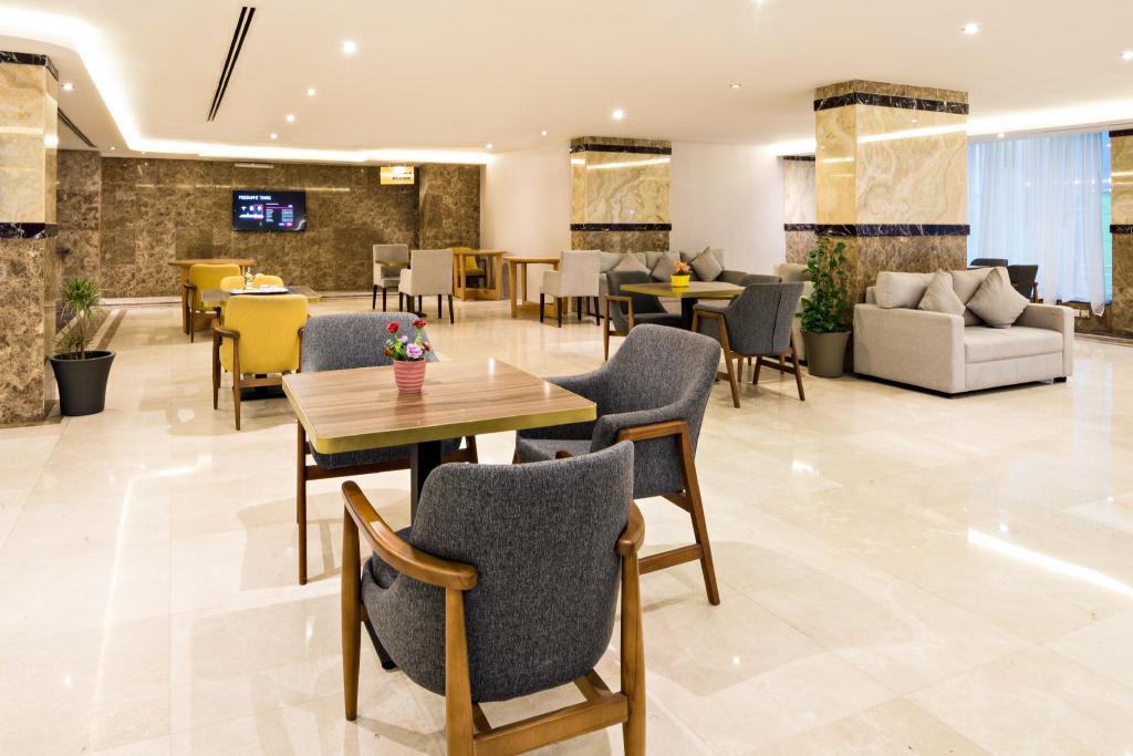 Ozone hotel - image 6