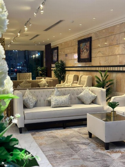 Diva Hotel Suites - image 2