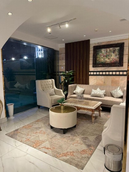 Diva Hotel Suites - image 3