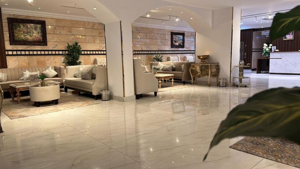 Diva Hotel Suites - image 5