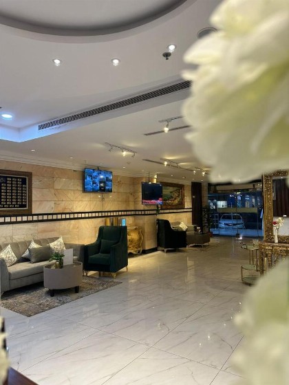 Diva Hotel Suites - image 6