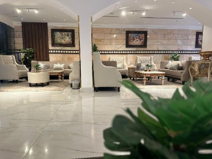 Diva Hotel Suites - image 8