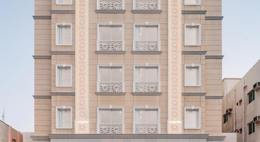 Qamar Hotel Jeddah - image 2