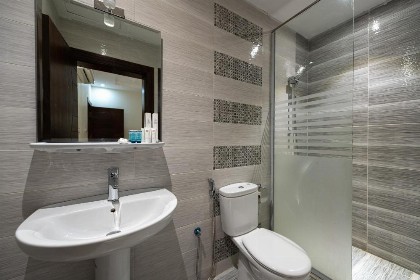 Holiday Plus Al Nuzha- هوليداي بلس النزهه - image 10