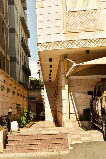 شقق وأجنحة التيوليب والروز وود الفاخرة - image 1