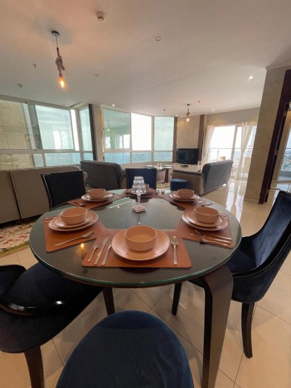 Sea-view Apartment - image 1