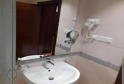 Arjan Suits Hotel  - image 9