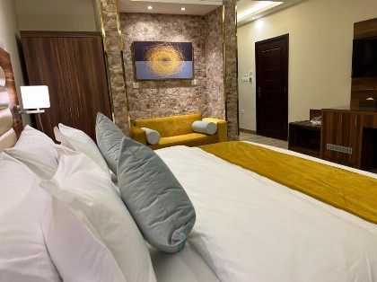 Moments Hotel - image 1