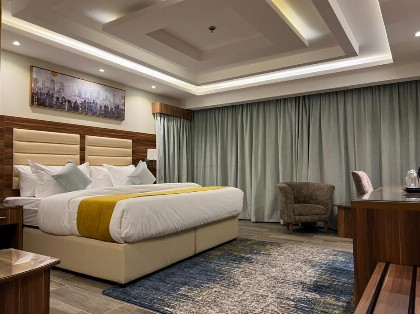 Moments Hotel - image 2