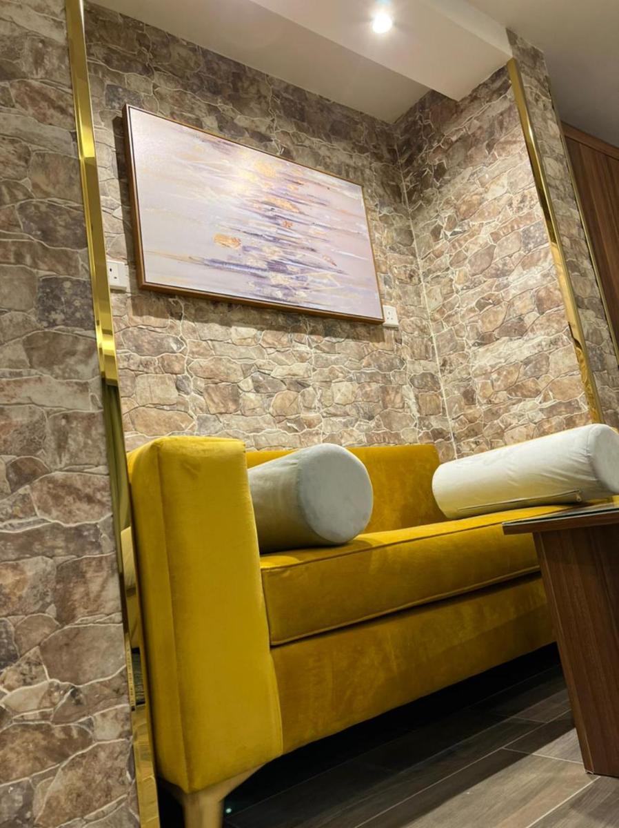 Moments Hotel - image 3