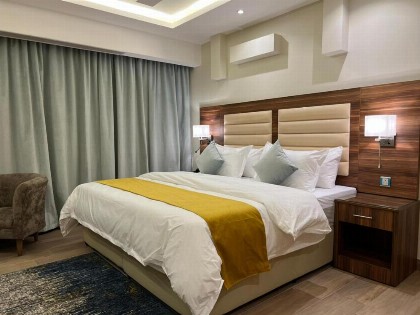 Moments Hotel - image 6